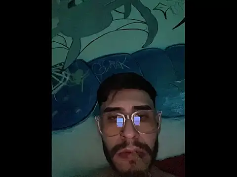 Snapshot of Elvergalarga66622 chatting on March 20, 9:47 am Elvergalarga66622 online show from March 20, 9:47 am