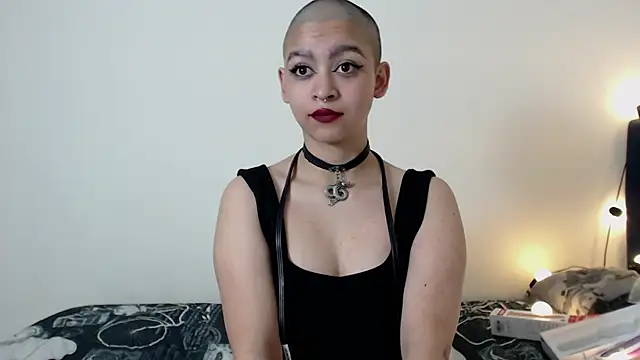 Bitsy Messy online show from December 20, 7:44 am