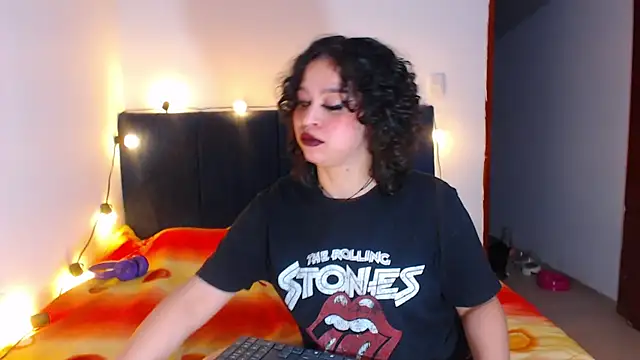 Bitsy Messy online show from July 12, 11:18 pm