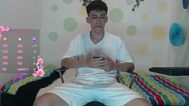 Snapshot of Eric_lion chatting on December 12, 6:10 pm Eric lion online show from December 12, 6:10 pm