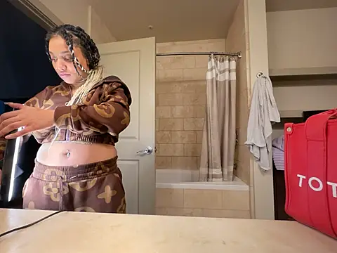 Snapshot of GoddessNih chatting on February 1, 1:02 am GoddessNih online show from February 1, 1:02 am