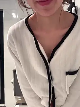 Aimeil online show from March 8, 4:39 pm