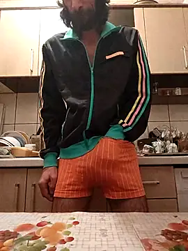 Snapshot of vulpe8400 chatting on October 12, 6:51 pm vulpe8400 online show from October 12, 6:51 pm