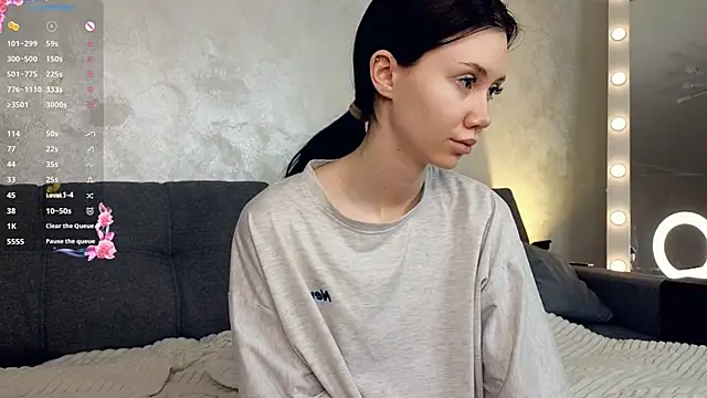 emilia walton online show from January 9, 1:35 pm