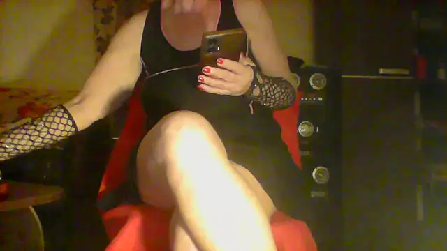 Snapshot of Ely_Elenita chatting on April 28, 9:31 pm Ely Elenita online show from April 28, 9:31 pm