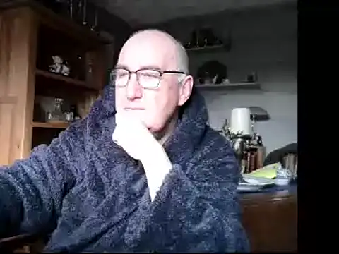 Adamdaddybear online show from December 9, 9:17 am