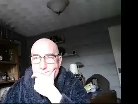 Adamdaddybear online show from December 10, 9:23 am