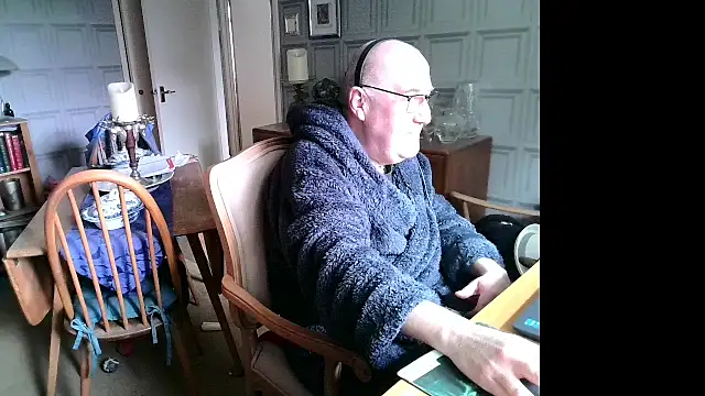 Adamdaddybear online show from March 17, 9:33 am