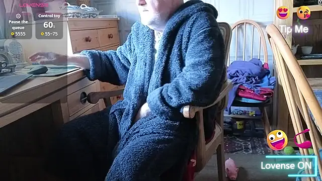 Adamdaddybear online show from September 23, 7:44 am