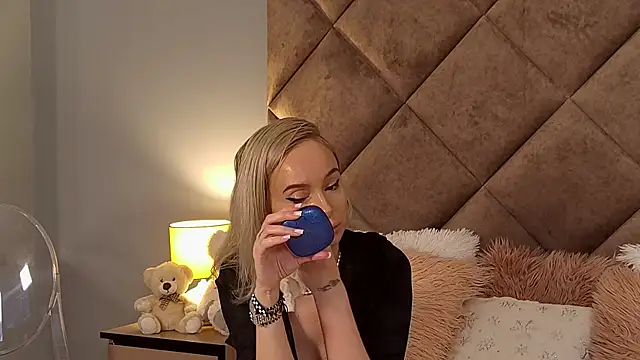 Snapshot of JaquelineM chatting on December 10, 7:16 am JaquelineM online show from December 10, 7:16 am