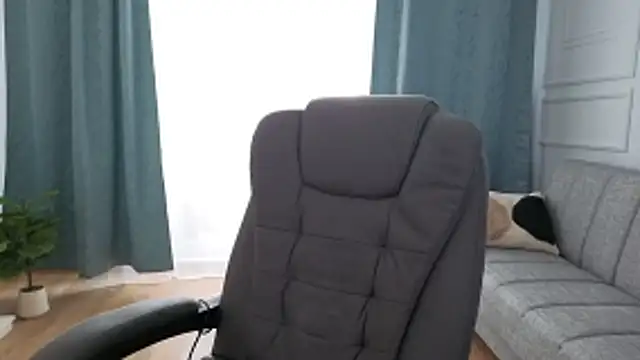 Snapshot of SukyGirl chatting on March 6, 8:33 am SukyGirl online show from March 6, 8:33 am