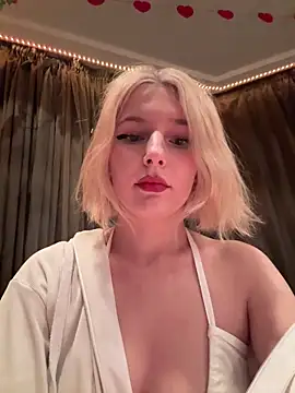 Snapshot of XMelissaX chatting on April 13, 9:09 pm XMelissaX online show from April 13, 9:09 pm