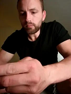 Snapshot of mikhael999 chatting on May 27, 8:50 pm mikhael999 online show from May 27, 8:50 pm