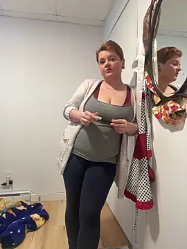 Sweetleeahxx online show from December 22, 8:39 pm