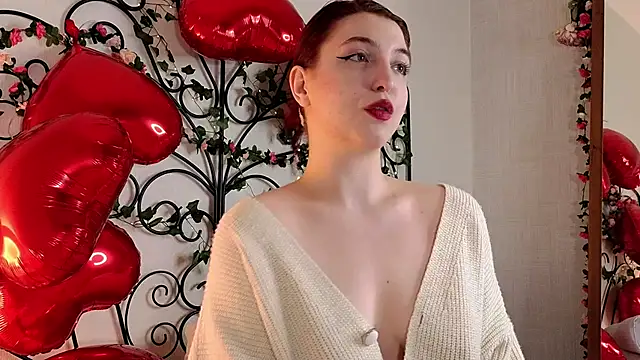 Snapshot of LisaVamp chatting on February 15, 5:51 am LisaVamp online show from February 15, 5:51 am