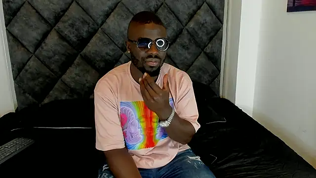 Latrellx7 online show from October 11, 3:28 am