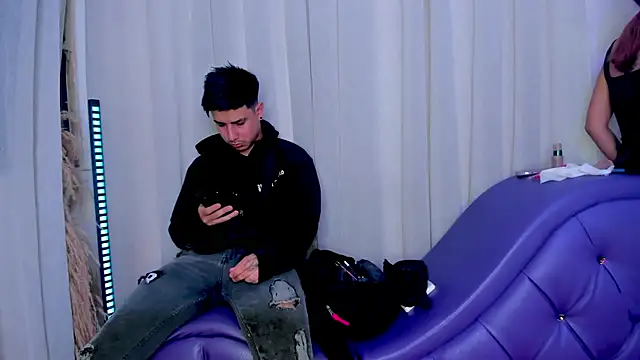 Yourslust  online show from December 15, 8:24 pm