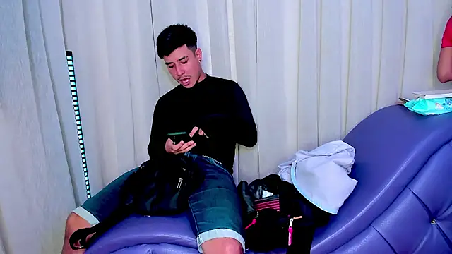 Yourslust  online show from January 7, 7:38 pm