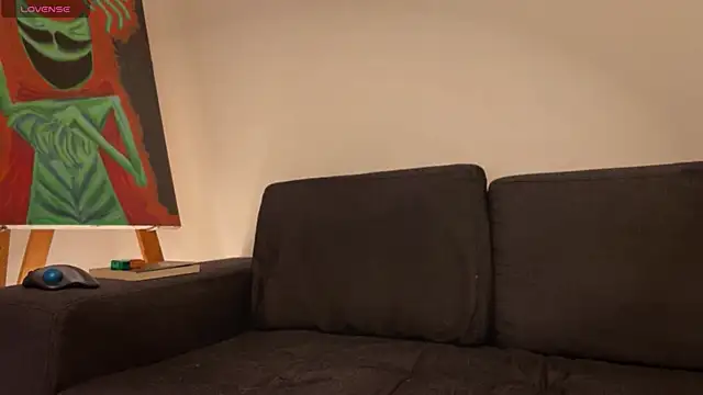 Snapshot of TheLeinad_Live chatting on October 28, 3:32 am TheLeinad Live online show from October 28, 3:32 am