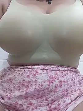 Snapshot of cute-mahek chatting on July 6, 6:54 pm cute-mahek online show from July 6, 6:54 pm