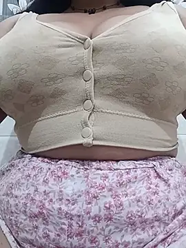 Snapshot of cute-mahek chatting on July 31, 7:13 pm cute-mahek online show from July 31, 7:13 pm