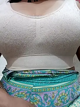 Snapshot of cute-mahek chatting on August 4, 12:08 pm cute-mahek online show from August 4, 12:08 pm