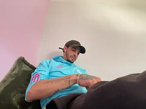 Rebeu313 online show from February 21, 10:16 am