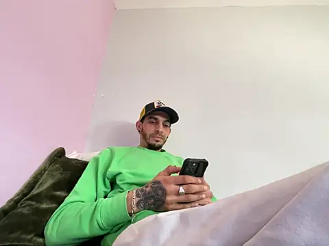 Rebeu313 online show from February 22, 9:08 am