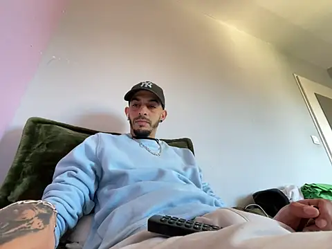 Rebeu313 online show from March 17, 11:02 am