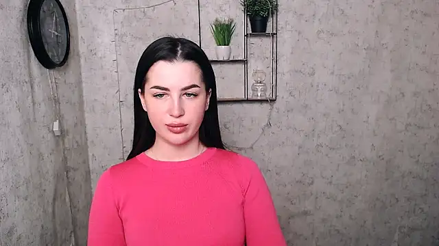 DivaKaily  online show from December 6, 6:15 am
