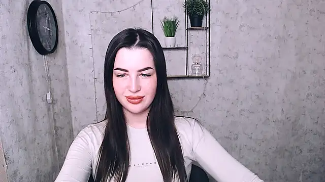 DivaKaily  online show from December 9, 5:40 am