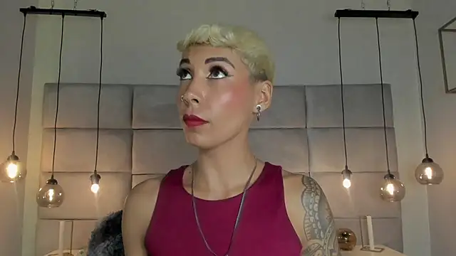 Snapshot of MiaMorgan_ chatting on December 27, 6:20 pm MiaMorgan online show from December 27, 6:20 pm