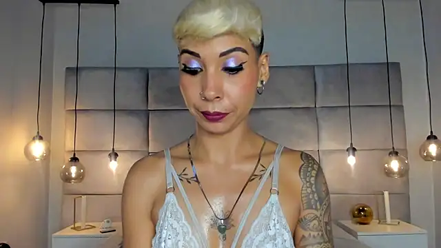 Snapshot of MiaMorgan_ chatting on January 12, 5:33 pm MiaMorgan online show from January 12, 5:33 pm