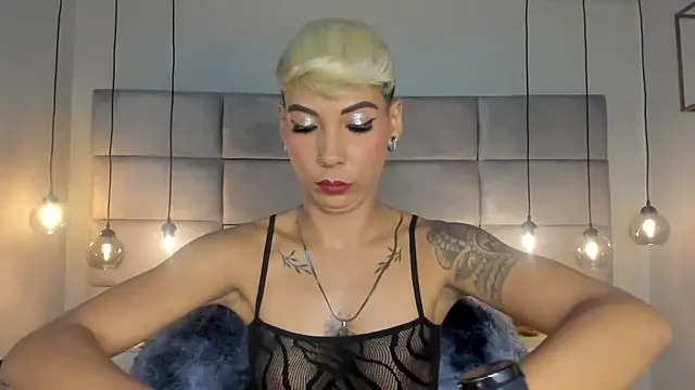 Snapshot of MiaMorgan_ chatting on January 14, 12:03 pm MiaMorgan online show from January 14, 12:03 pm