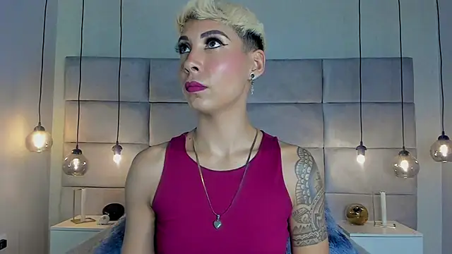 Snapshot of MiaMorgan_ chatting on January 17, 4:04 pm MiaMorgan online show from January 17, 4:04 pm