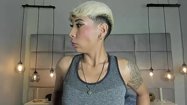 Snapshot of MiaMorgan_ chatting on January 18, 4:10 pm MiaMorgan online show from January 18, 4:10 pm