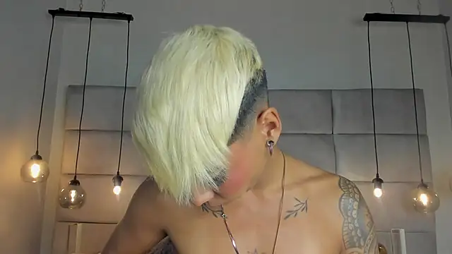 Snapshot of MiaMorgan_ chatting on January 23, 6:24 pm MiaMorgan online show from January 23, 6:24 pm