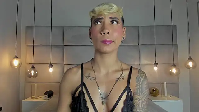 Snapshot of MiaMorgan_ chatting on January 24, 11:59 am MiaMorgan online show from January 24, 11:59 am