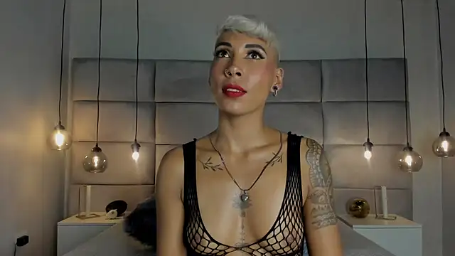 Snapshot of MiaMorgan_ chatting on February 3, 6:07 pm MiaMorgan online show from February 3, 6:07 pm