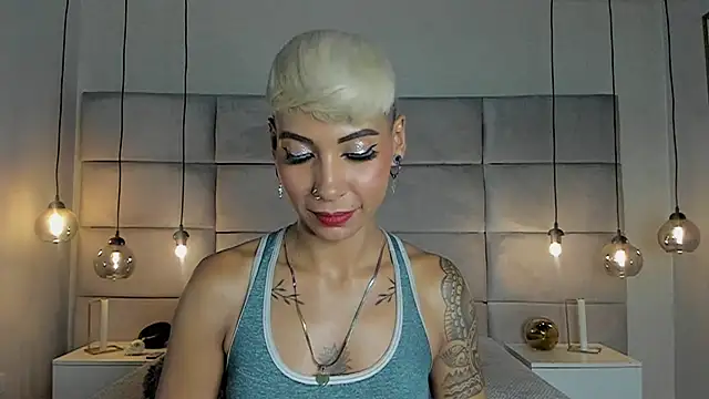 Snapshot of MiaMorgan_ chatting on February 8, 6:22 pm MiaMorgan online show from February 8, 6:22 pm