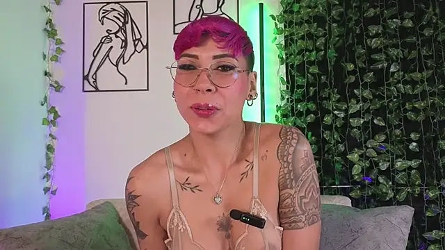 MiaMorgan  online show from February 7, 3:38 pm