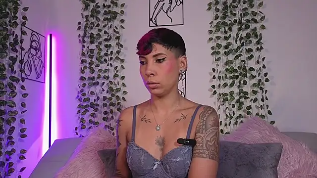 MiaMorgan  online show from May 6, 1:05 pm