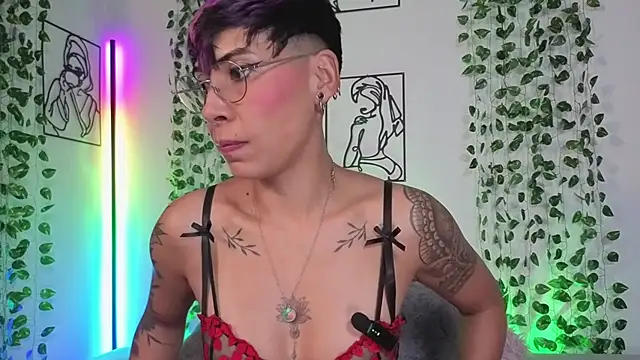 MiaMorgan  online show from June 12, 3:33 pm