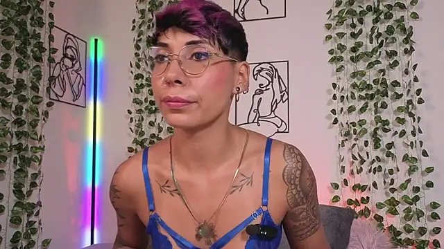MiaMorgan  online show from June 21, 4:20 pm