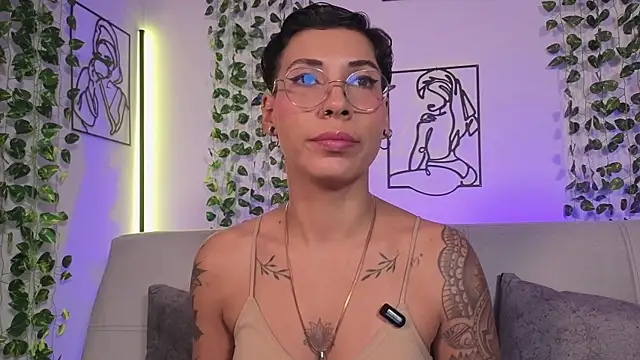 MiaMorgan  online show from July 31, 11:53 am