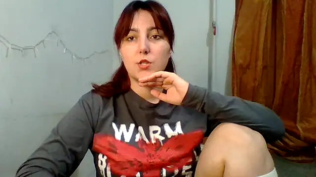 Snapshot of MiaStika chatting on October 4, 4:49 pm MiaStika online show from October 4, 4:49 pm