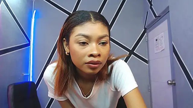 Perla prg online show from December 16, 8:05 pm