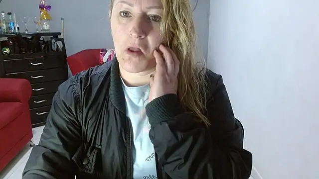 emperabigbootybigass online show from January 17, 12:10 pm