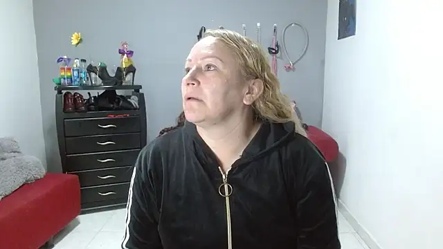 emperabigbootybigass online show from February 4, 12:11 pm