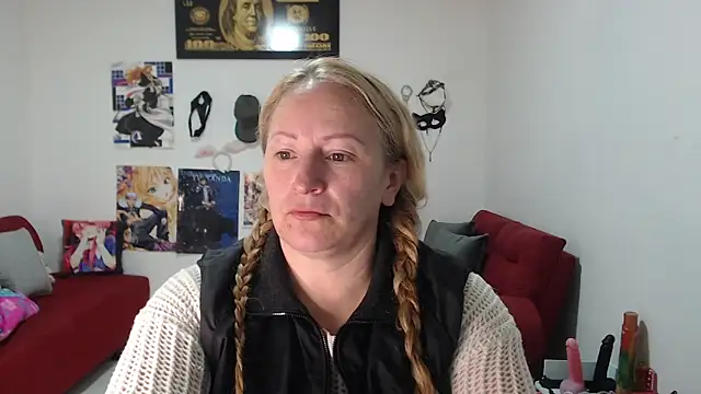 emperabigbootybigass online show from October 3, 12:13 pm